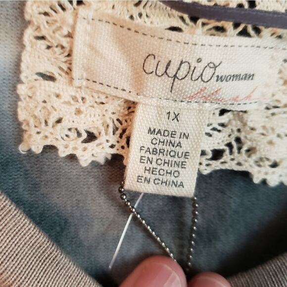 NEW CUPIO, tye dyed, knit, ‎ long sleeve,  ruffled hem top, 1X, 2X - Picture 5 of 6